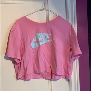 Cropped Nike t-shirt